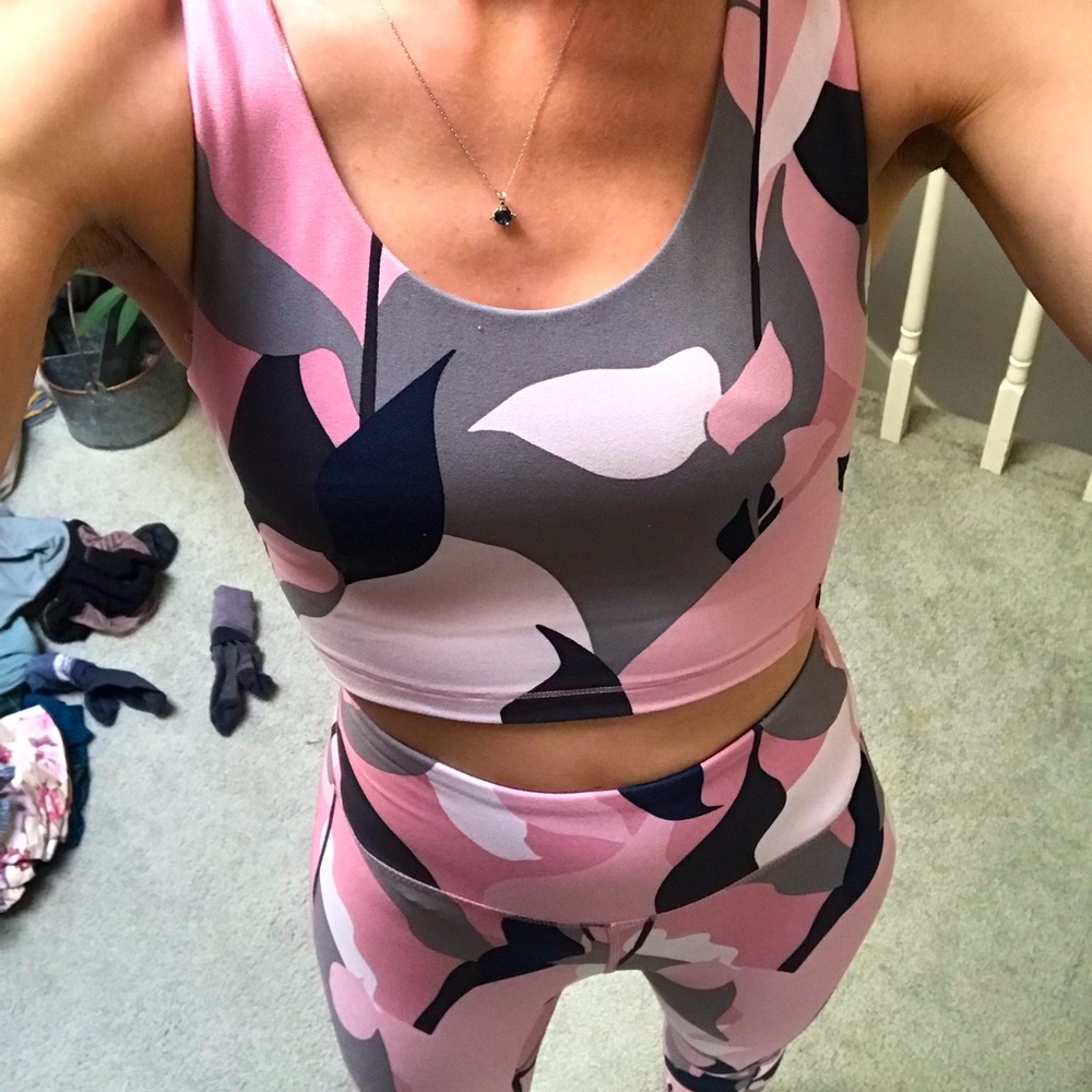 Size small Ellie excercise suit. Super soft super comfy!